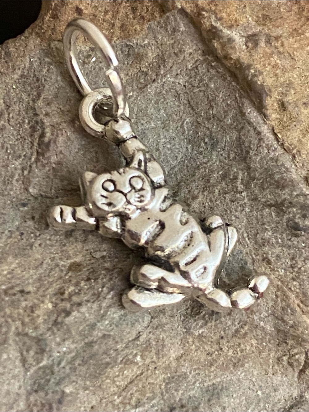 5/$10❤️❤️❤️New Handmade Cat Charm Pendant